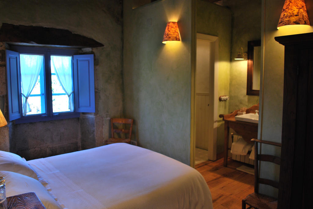 Casa Do Castelo De Andrade Guest House Пуентедеуме Екстериор снимка